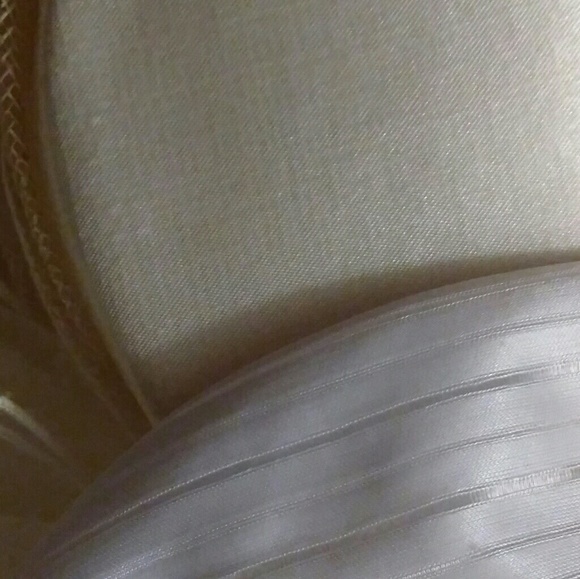 Ivory Satin and Straw Hat - the essence of femininity - Picture 8 of 8